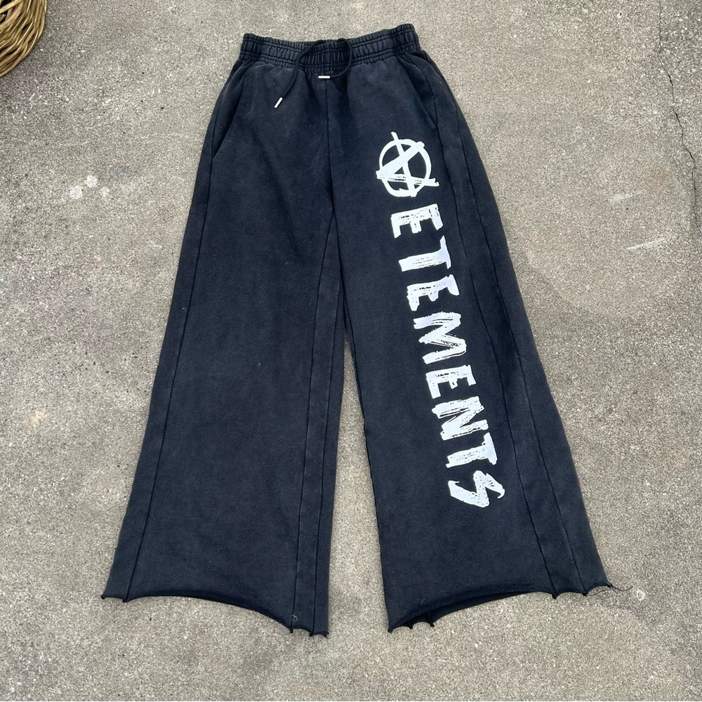 Vetements Black Sweatpants with Bold Branding